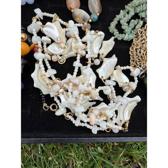 Vintage Jewelry Lot #12 - Picture 4 of 9